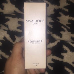 Vivacious revitalizing face serum